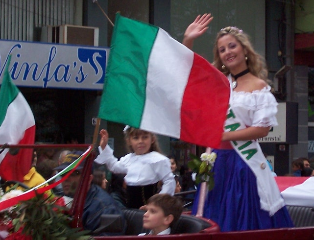 Reina_de_Italia_-_fiesta_del_inmigrante_-_Obera