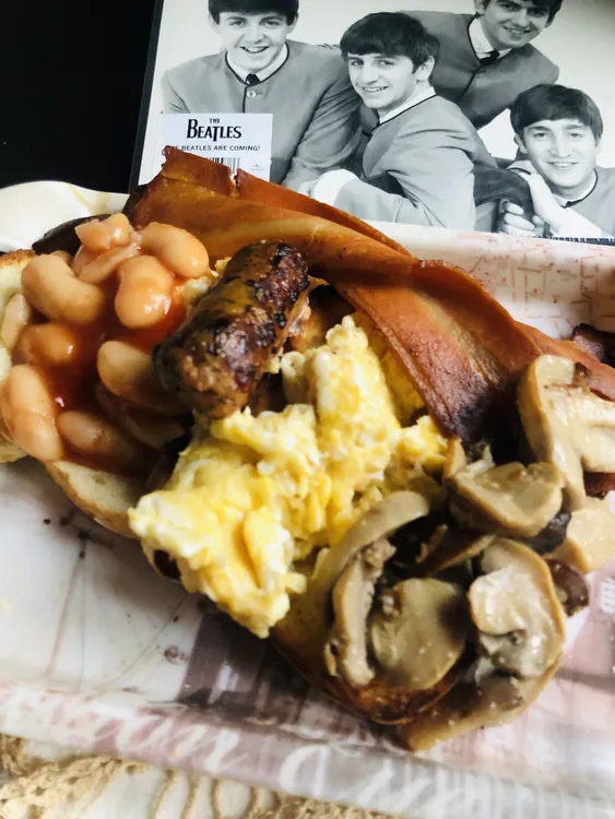 Full English Breakfast tartine8