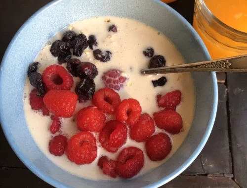 Porridge froid flocons d’avoine fruits rouges1