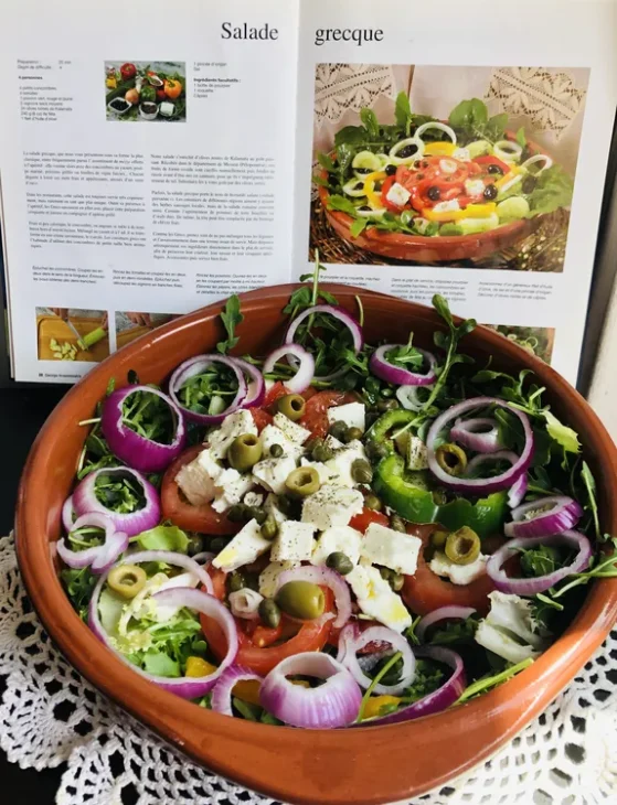 La vraie salade grecque traditionnelle vegan10