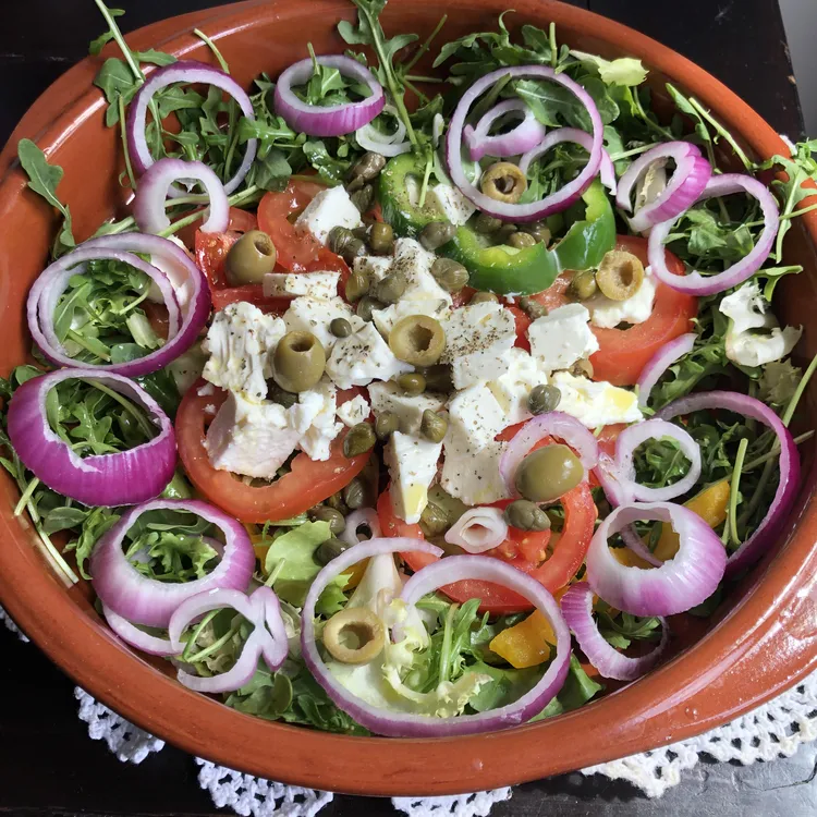 La vraie salade grecque traditionnelle vegan2